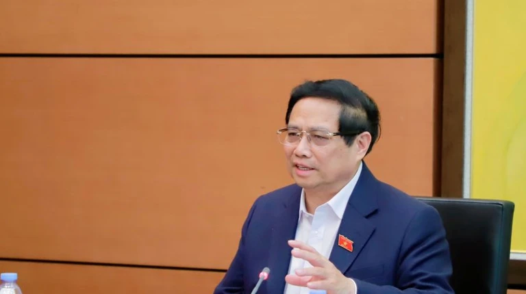 Thủ tướng nói về tăng trưởng GDP và việc bỏ Công an cấp huyện