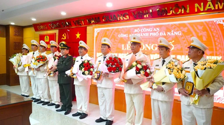 15 lãnh đạo cấp phòng Công an TP Đà Nẵng nghỉ hưu trước tuổi