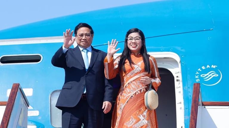 Thủ tướng kết thúc chuyến thăm Qatar, nước có thu nhập top cao nhất thế giới