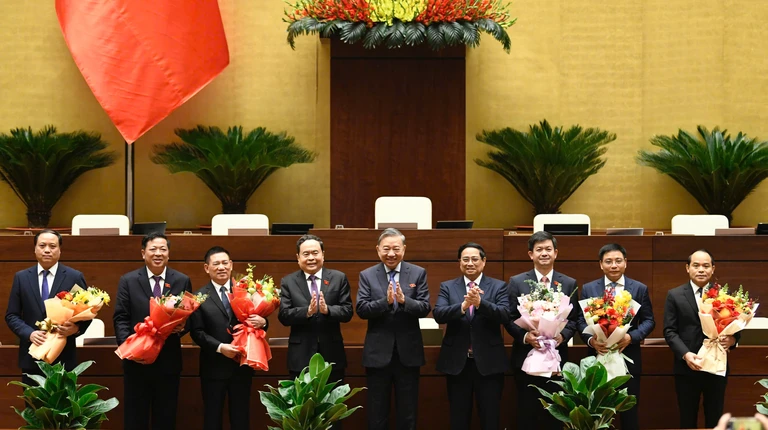 Nhân sự tuần qua: Trung ương kiện toàn nhiều vị trí nhân sự quan trọng