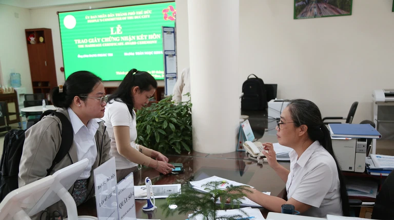 Chính phủ đưa ra hàng loạt chính sách hỗ trợ cán bộ khi tinh gọn bộ máy