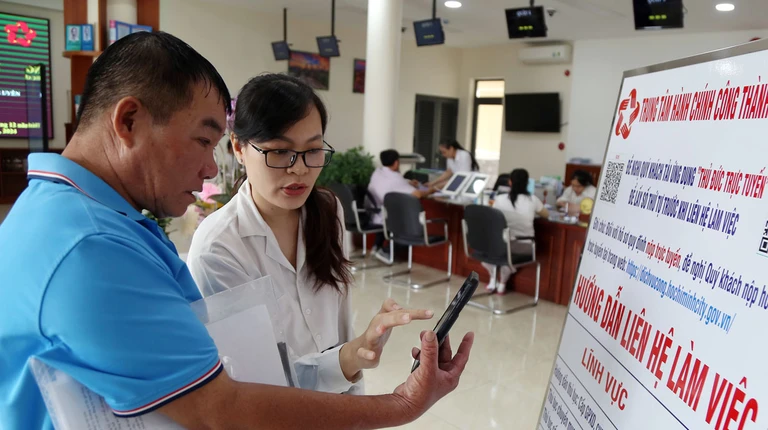 Việc bỏ cấp hành chính trung gian hướng tới đẩy mạnh cải cách hành chính và ứng dụng công nghệ thông tin, đảm bảo sự kết nối và thông suốt giữa các cấp.