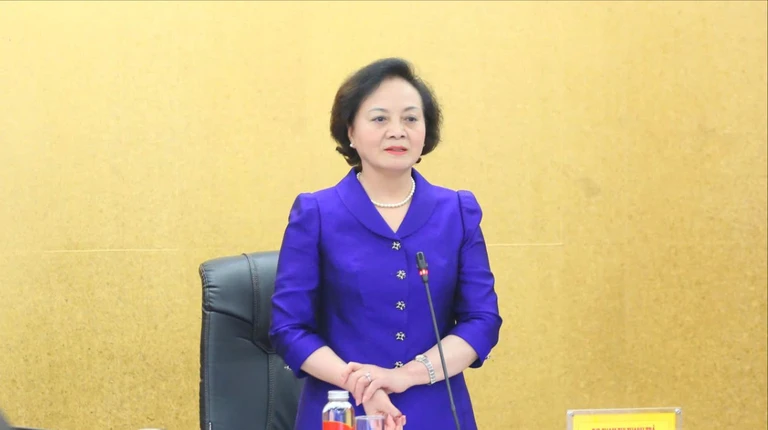 Bộ Nội vụ đang rà soát các chính sách về phụ cấp, tiền lương