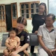 Em Đinh Thị D và con gái hơn một tuổi sống cùng với cha mẹ ở làng Hà Văn Trên, xã Canh Thuận, huyện Vân Canh (Bình Định).