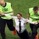 Nga phạt tù các phần tử quậy trận Chung kết World Cup