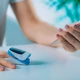 Mất tiền oan uổng vì máy đo SpO2 giá rẻ