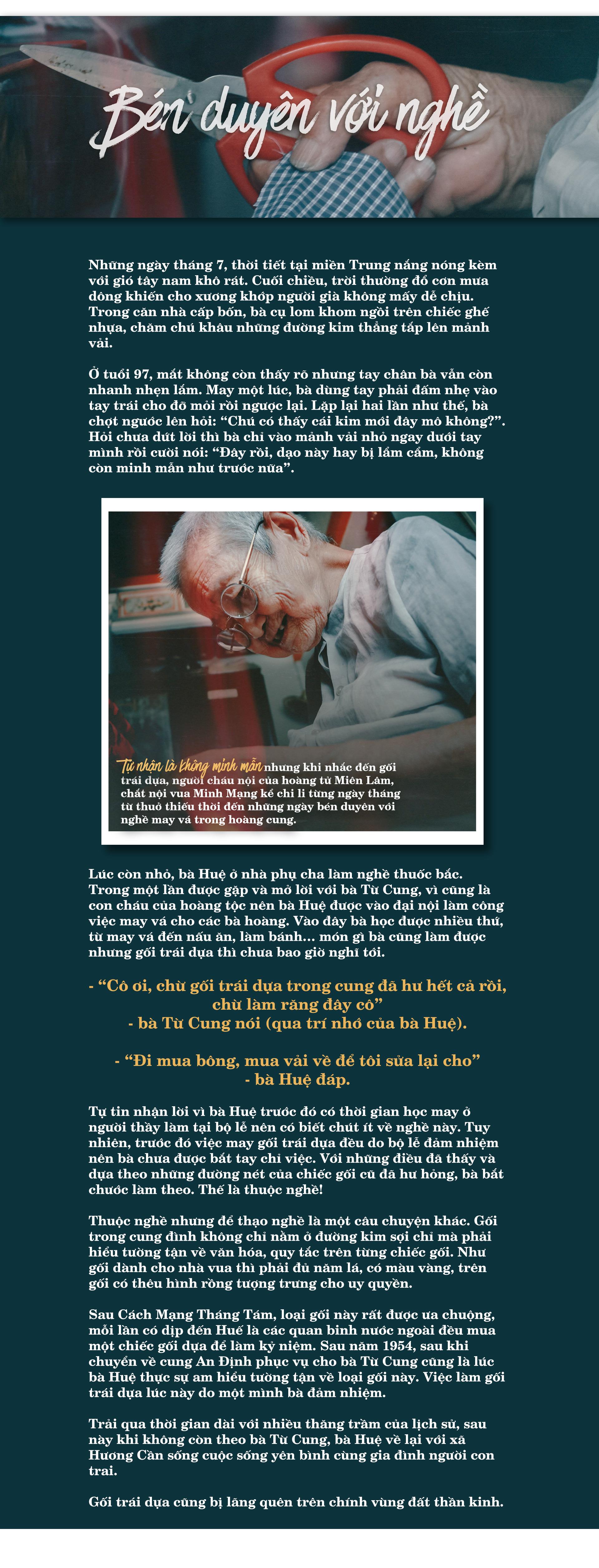 Cụ bà gần 100 năm lưu giữ nghề may gối cung đình Huế - Ảnh 2