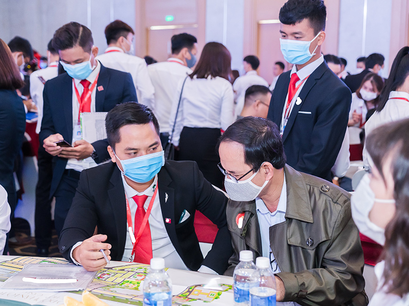 COVID-19 quay lại, thị trường nhà đất nhấp nhổm