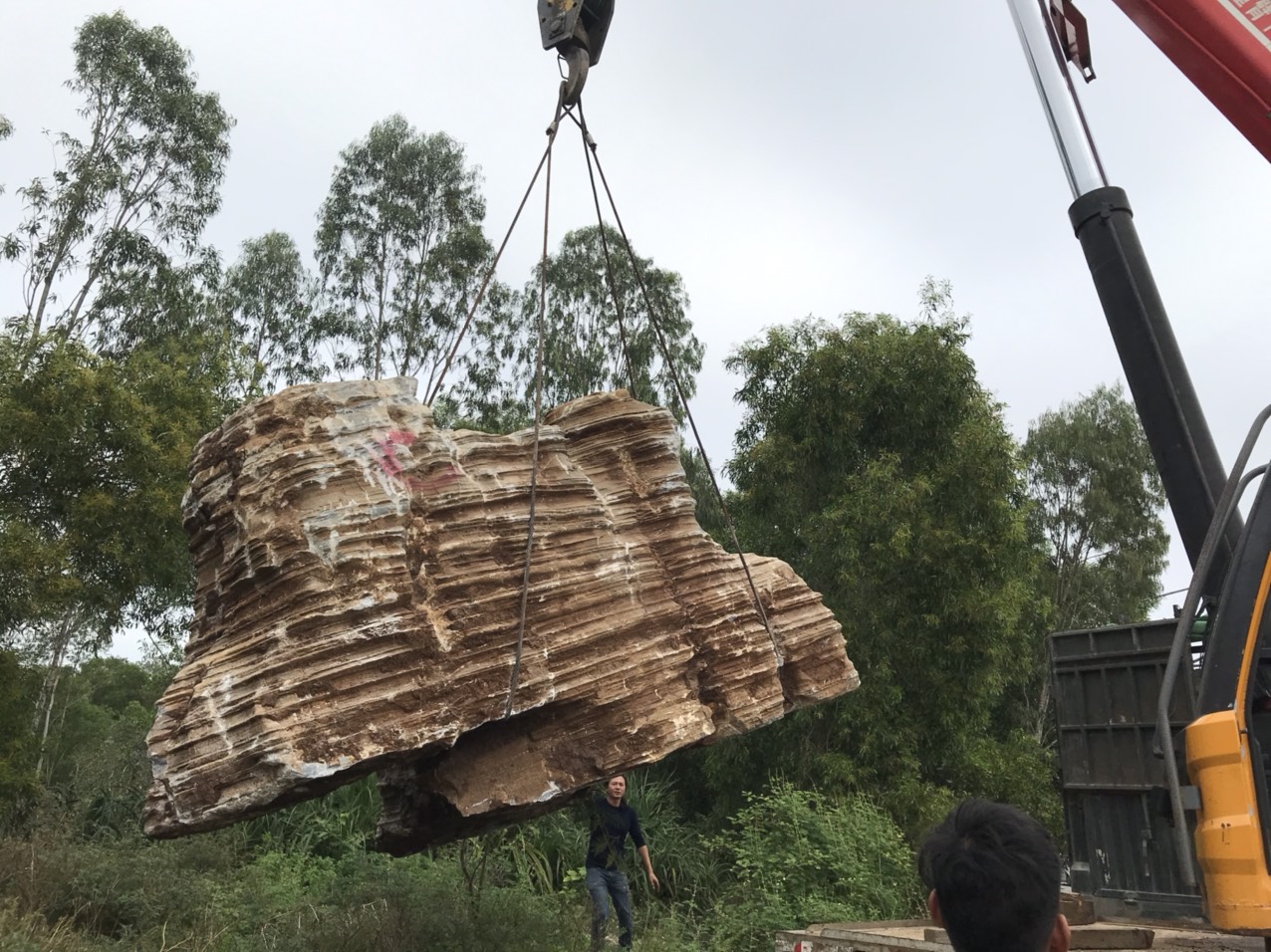 Vụ 60 tấn đá: Hai bên đổ lỗi cho nhau