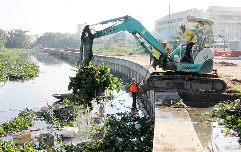 TP.HCM tăng cường xử phạt hành vi xả rác nơi công cộng