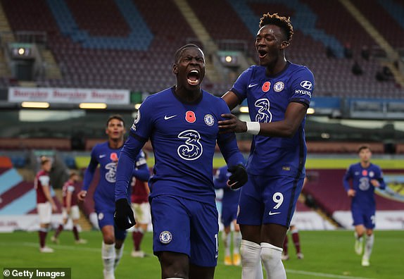 Tân binh rực sáng, Chelsea bay vào Top 4 Premier League