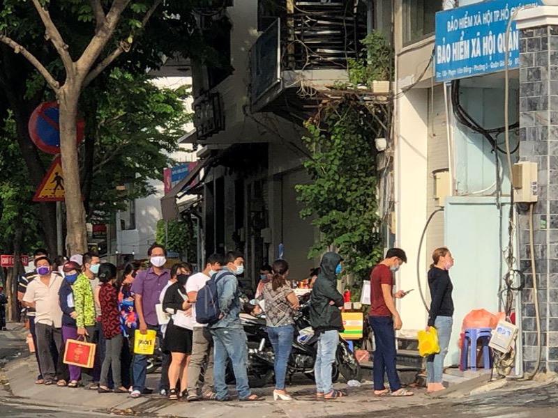 Hàng loạt công ty cắt giảm sâu nhân sự do dịch COVID-19