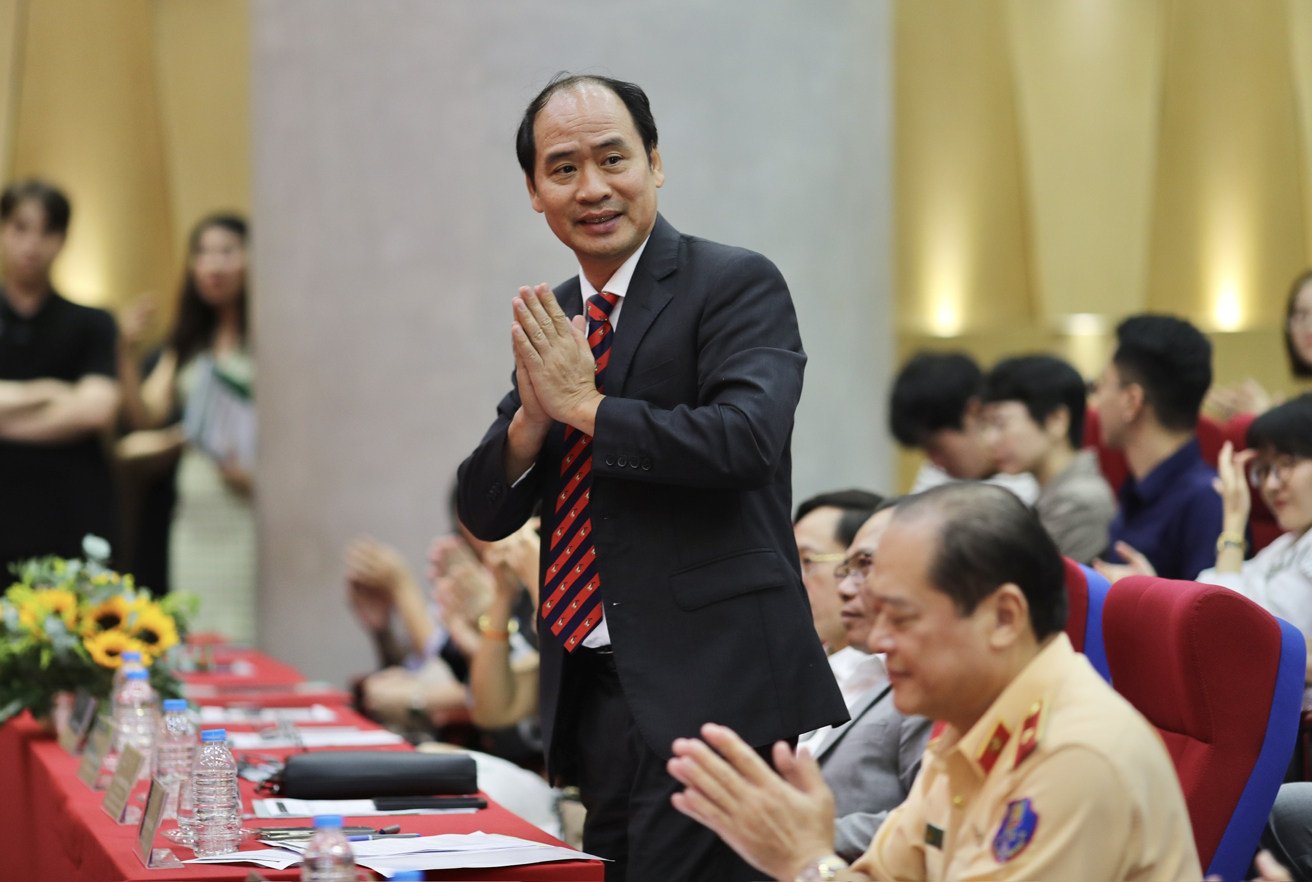 Thứ trưởng Bộ LĐ-TB&XH Nguyễn Văn Hồi tham gia tổng kết chương trình sáng kiến An toàn giao thông Việt Nam năm 2022-2023. Ảnh: HẢI LONG