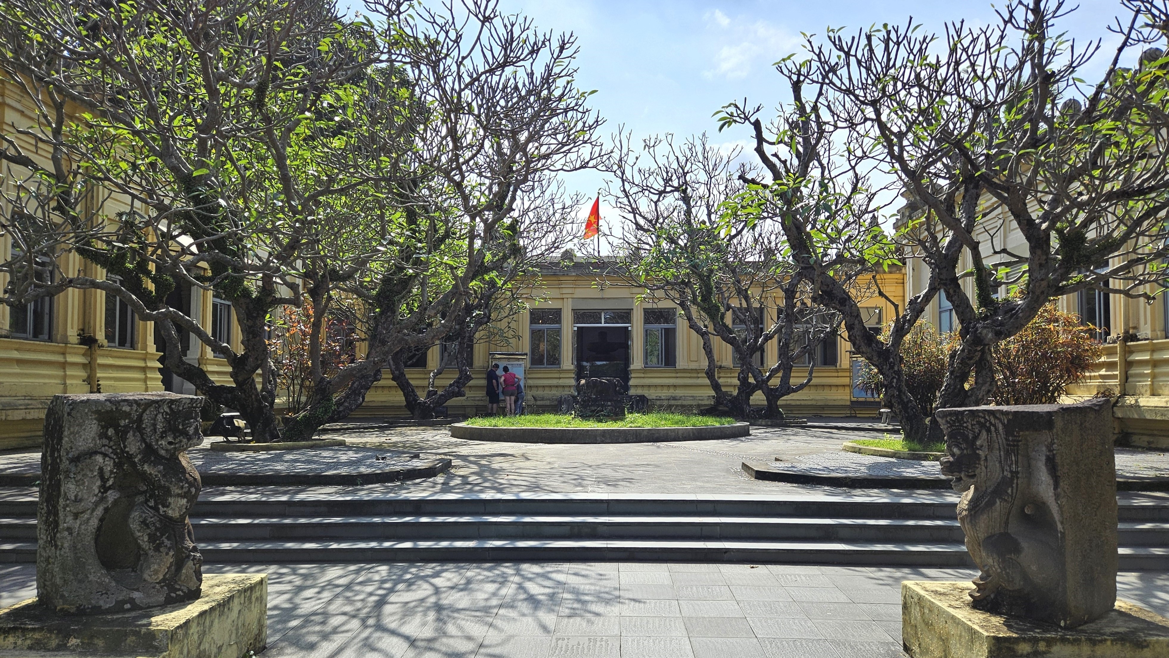Cận cảnh xuống cấp của Bảo tàng điêu khắc Chăm Đà Nẵng