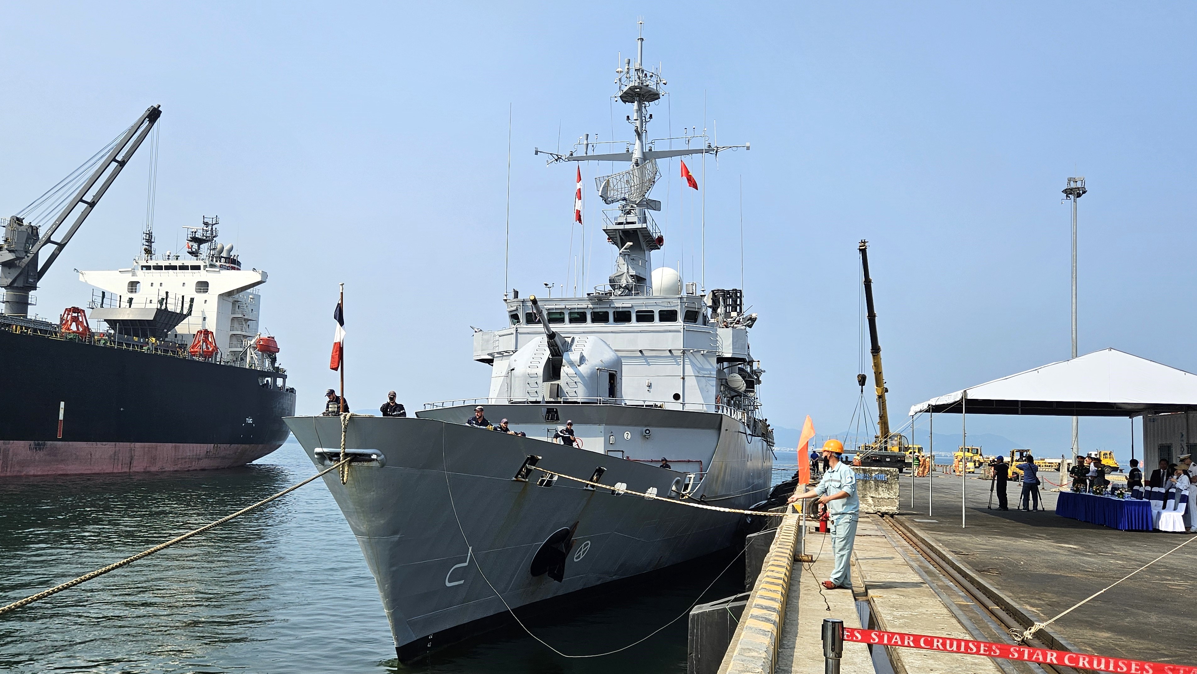 Tàu tuần dương của Hải quân Pháp thăm Đà Nẵng