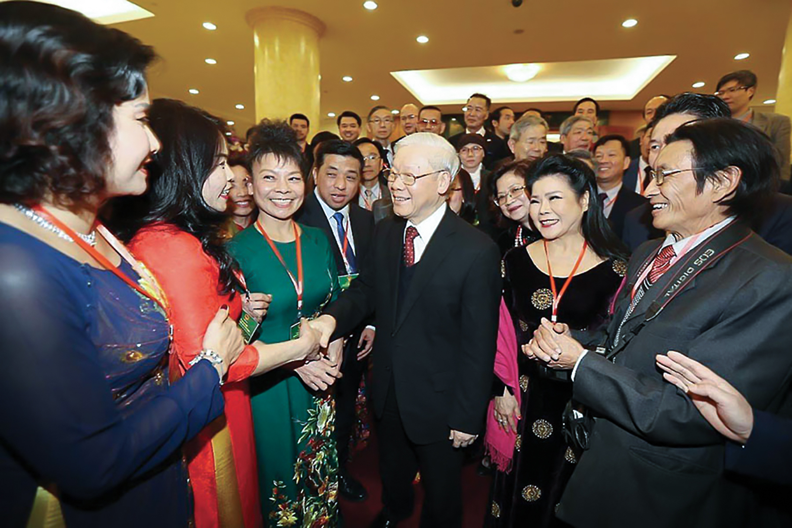 Tổng Bí thư Nguyễn Phú Trọng trong một lần gặp gỡ với kiều bào tiêu biểu do Ủy ban Nhà nước về người Việt Nam ở nước ngoài (Bộ Ngoại giao) tổ chức.