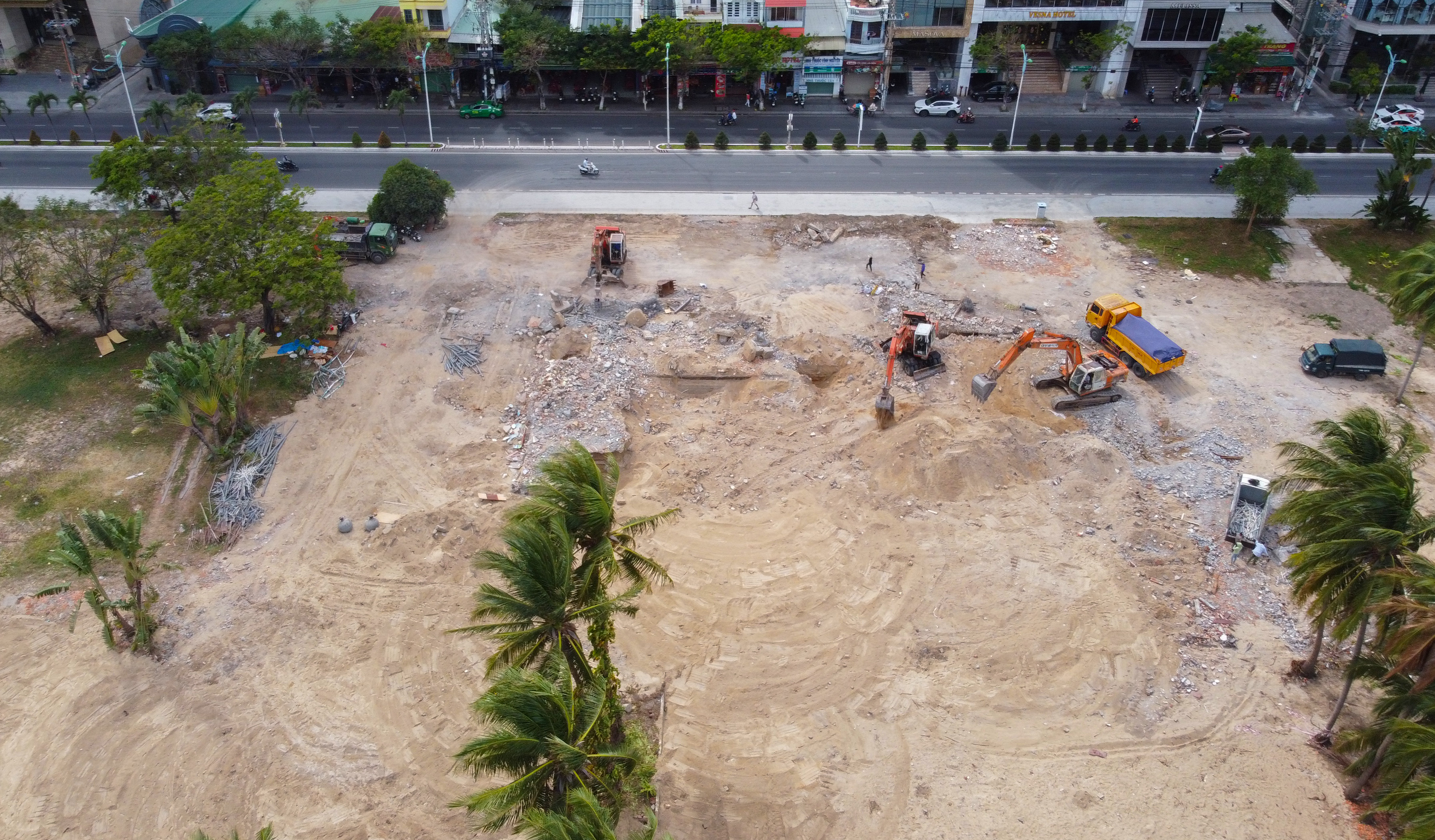 Hoàn thành tháo dỡ khu du lịch chắn bãi biển Nha Trang