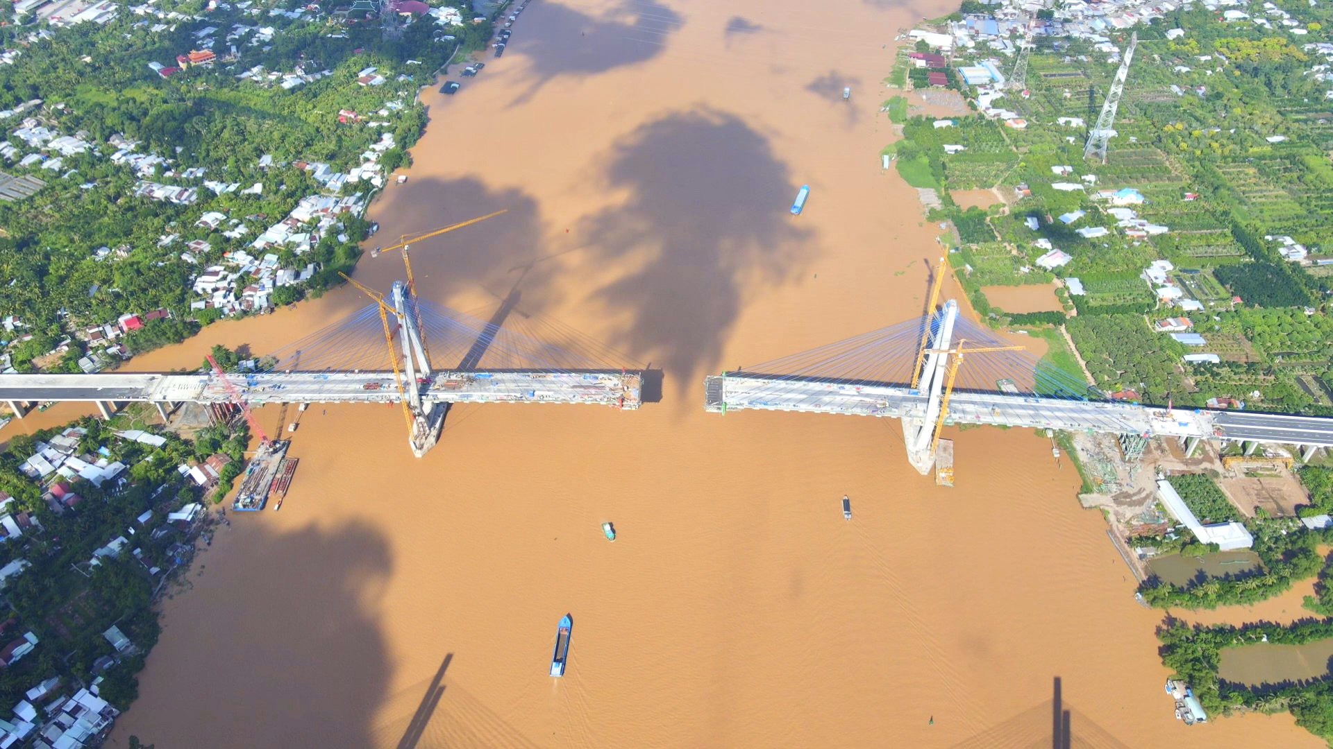 Cầu Mỹ Thuận 2 tăng tốc chuẩn bị ngày hợp long sau 40 tháng thi công