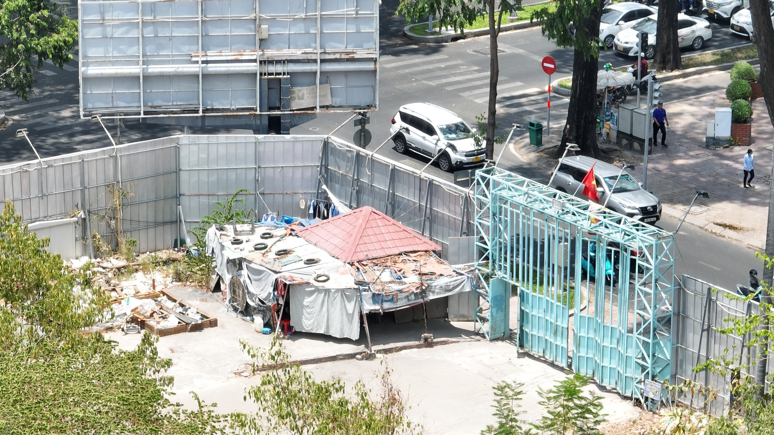 Người dân mong nhà thi đấu Phan Đình Phùng sớm khởi công sau gần 10 năm bỏ hoang
