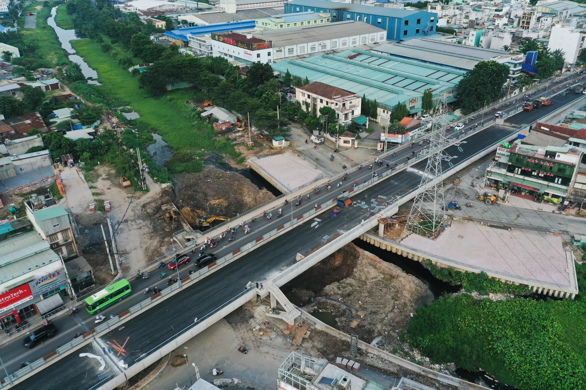 Thông xe cầu Bưng, xoá bỏ tình trạng ùn tắc giao thông ở Tây Bắc TP.HCM