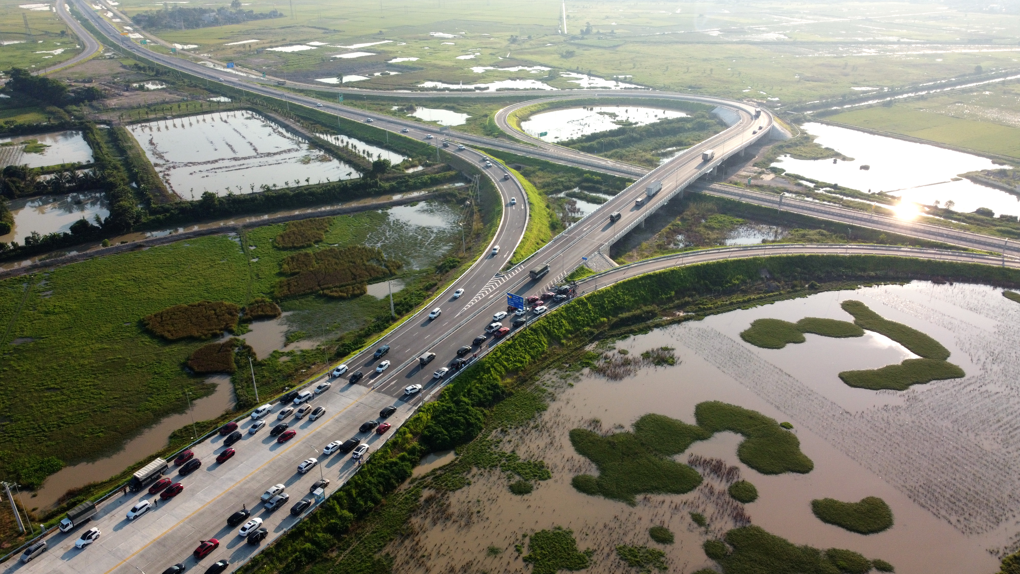Cao tốc nối Thanh Hóa, Nghệ An chính thức cho xe lưu thông