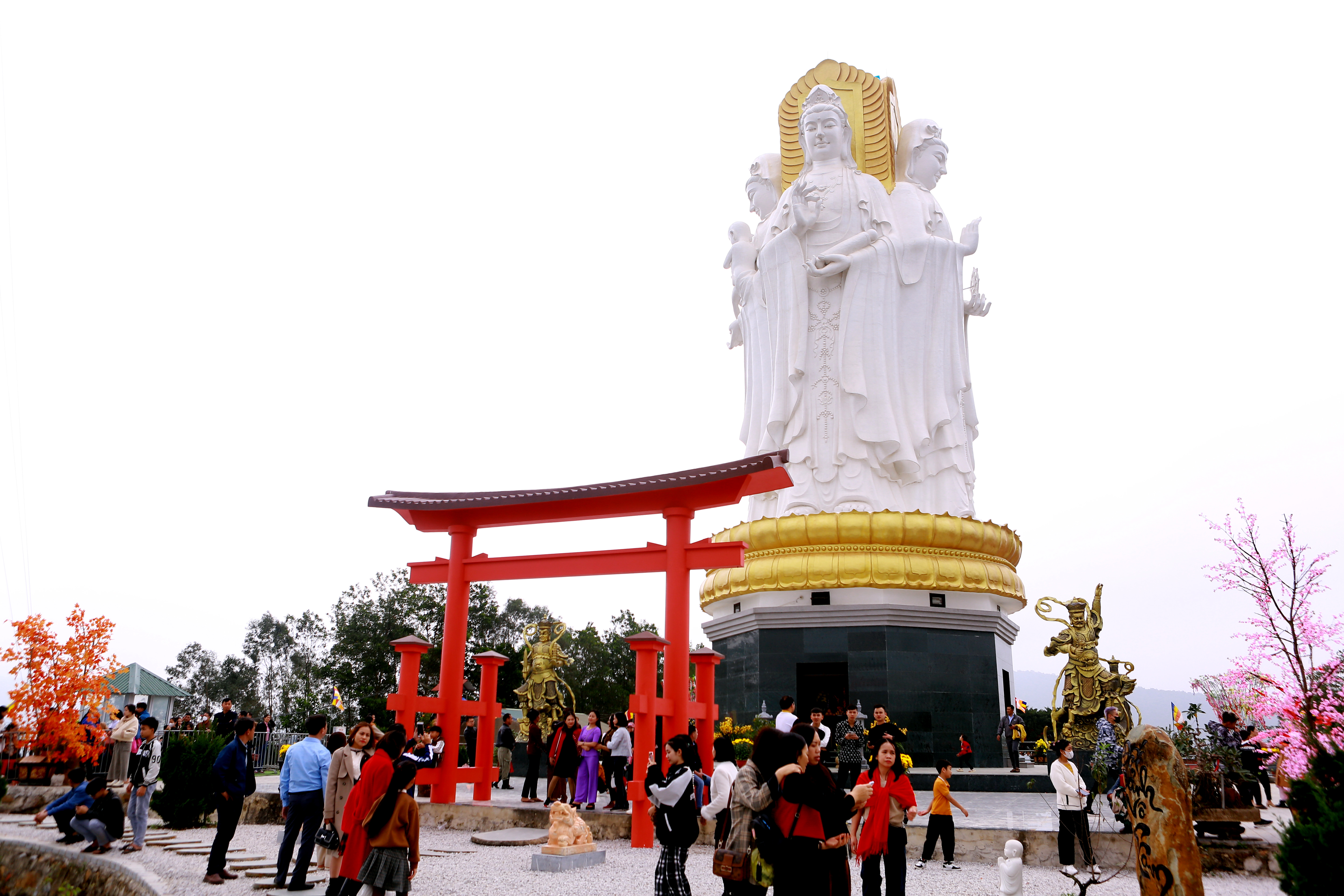 Độc đáo chùa Cao với tượng phật 4 mặt lớn nhất Thanh Hóa