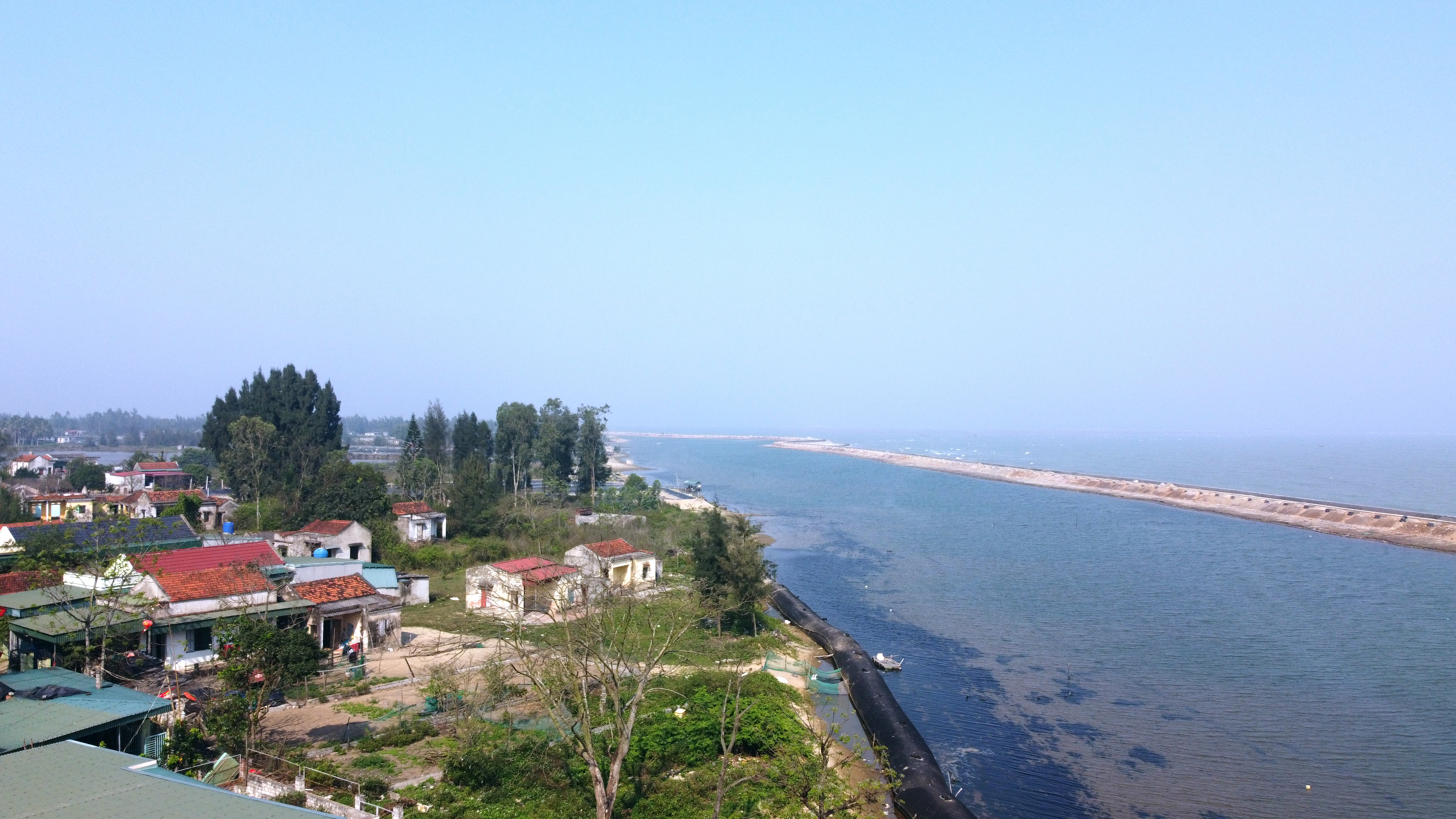 Biển hồi sinh, thôi 'nuốt' làng ở Thanh Hóa