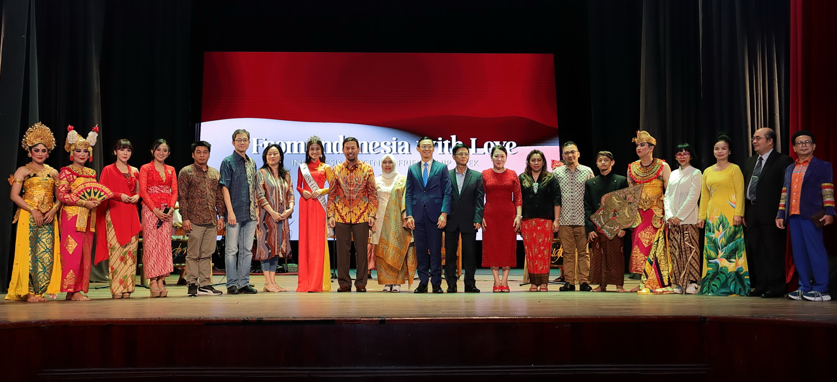 Nhà hát TP.HCM ‘bùng nổ’ với màn hòa thanh Angklung của Indonesia 