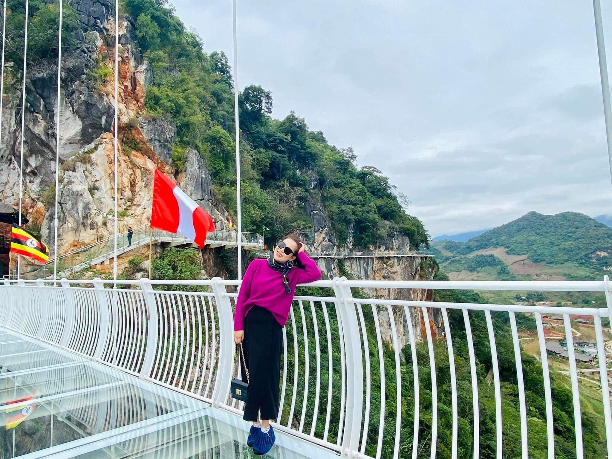 Ngắm nhìn vẻ đẹp cây cầu kính dài nhất thế giới ở Mộc Châu