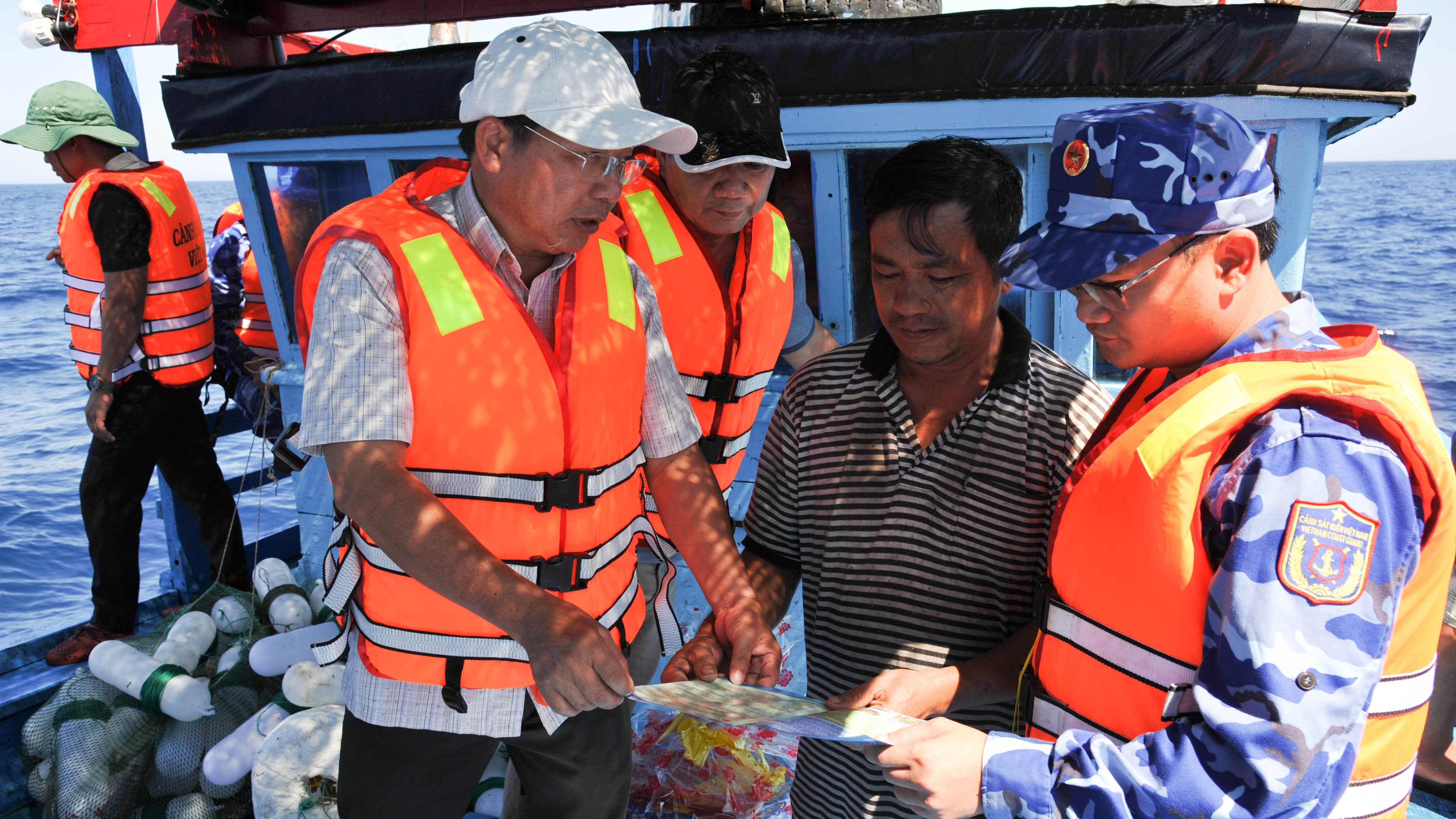 3 ngày tuần tra, kiểm tra hoạt động khai thác hải sản trên biển Phú Yên của cảnh sát biển
