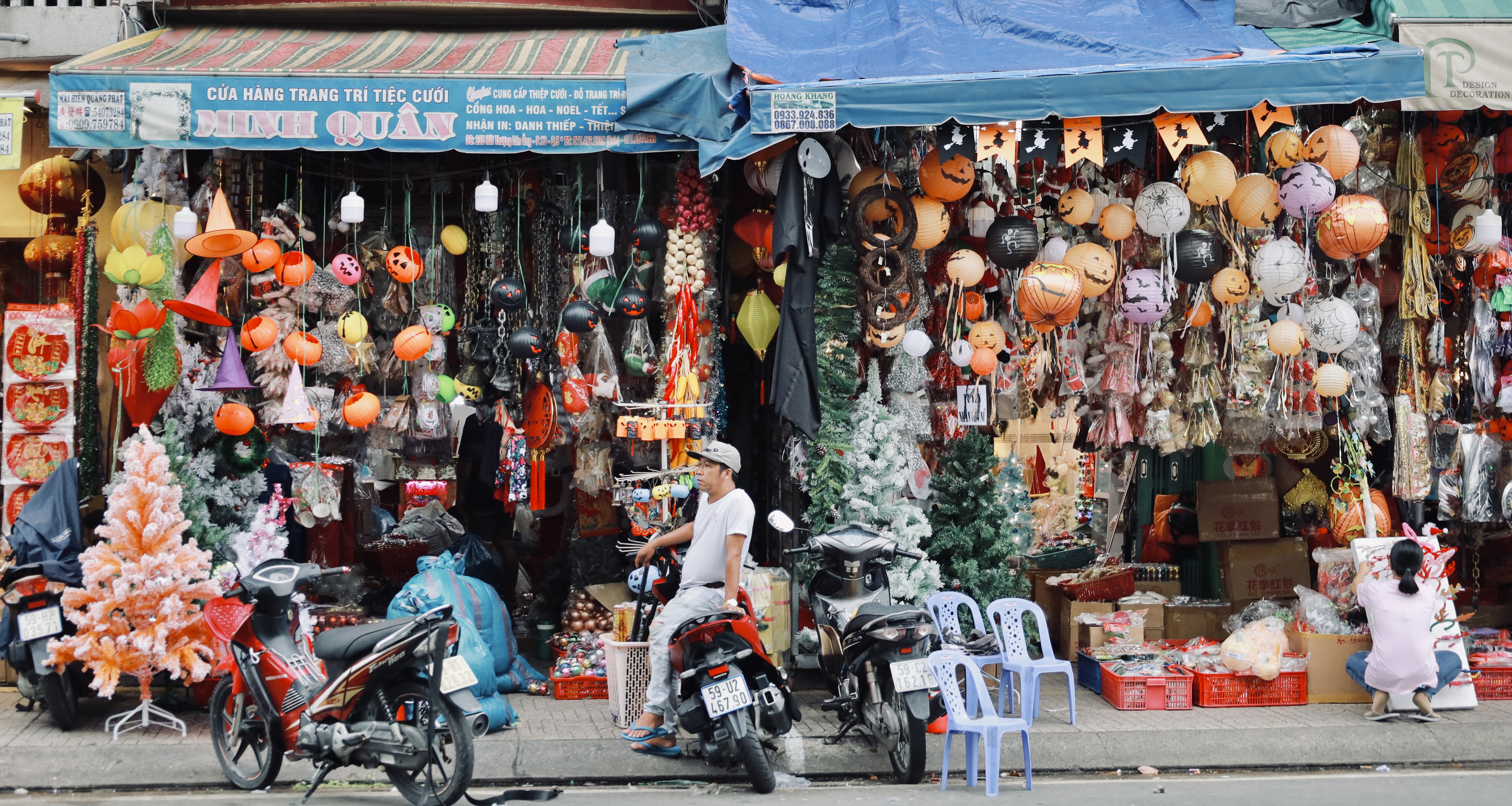 Nhộn nhịp thị trường đồ trang trí Halloween