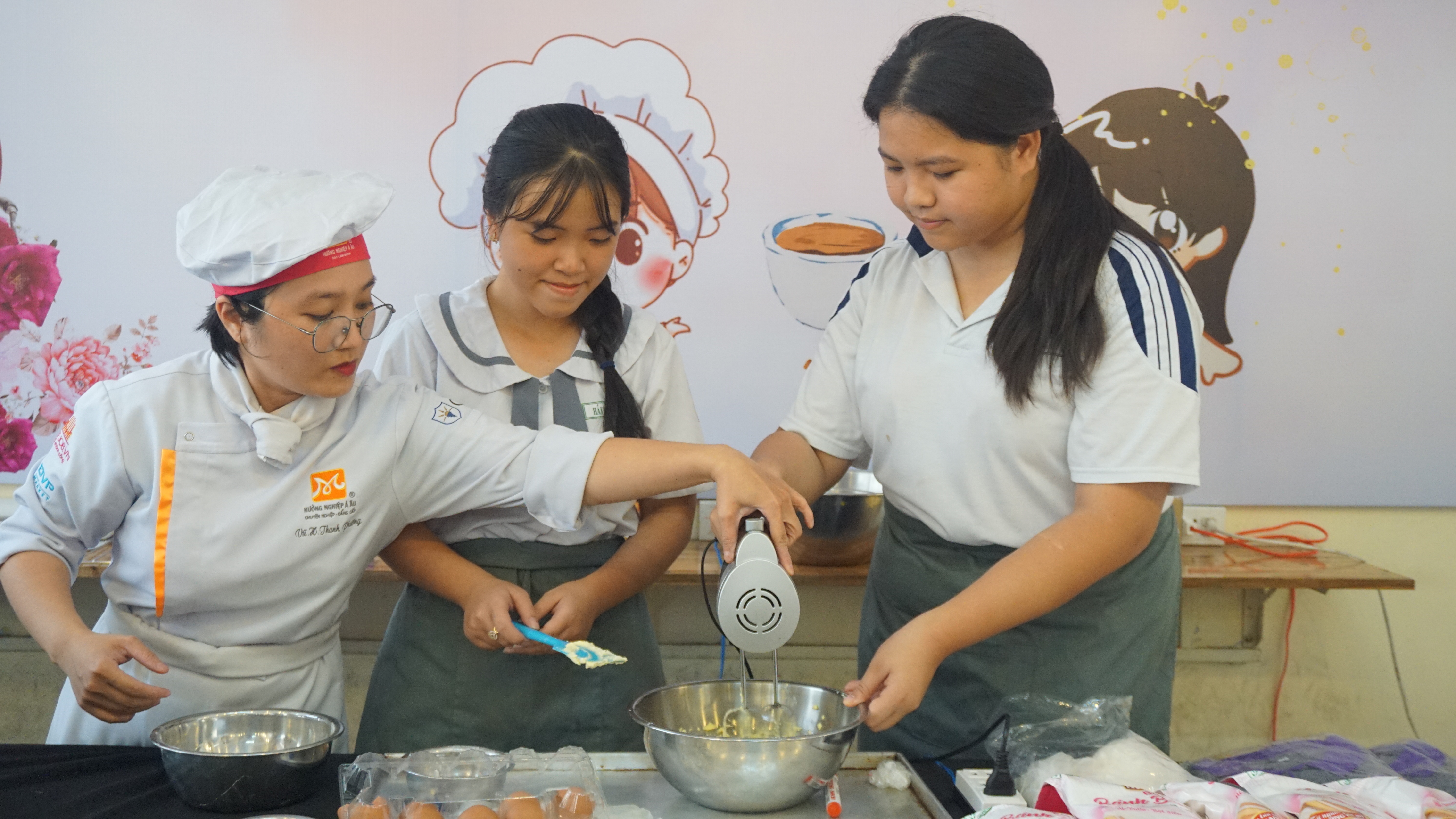'Sách-âm nhạc và cookies' của Trường THPT Hùng Vương có gì hay?