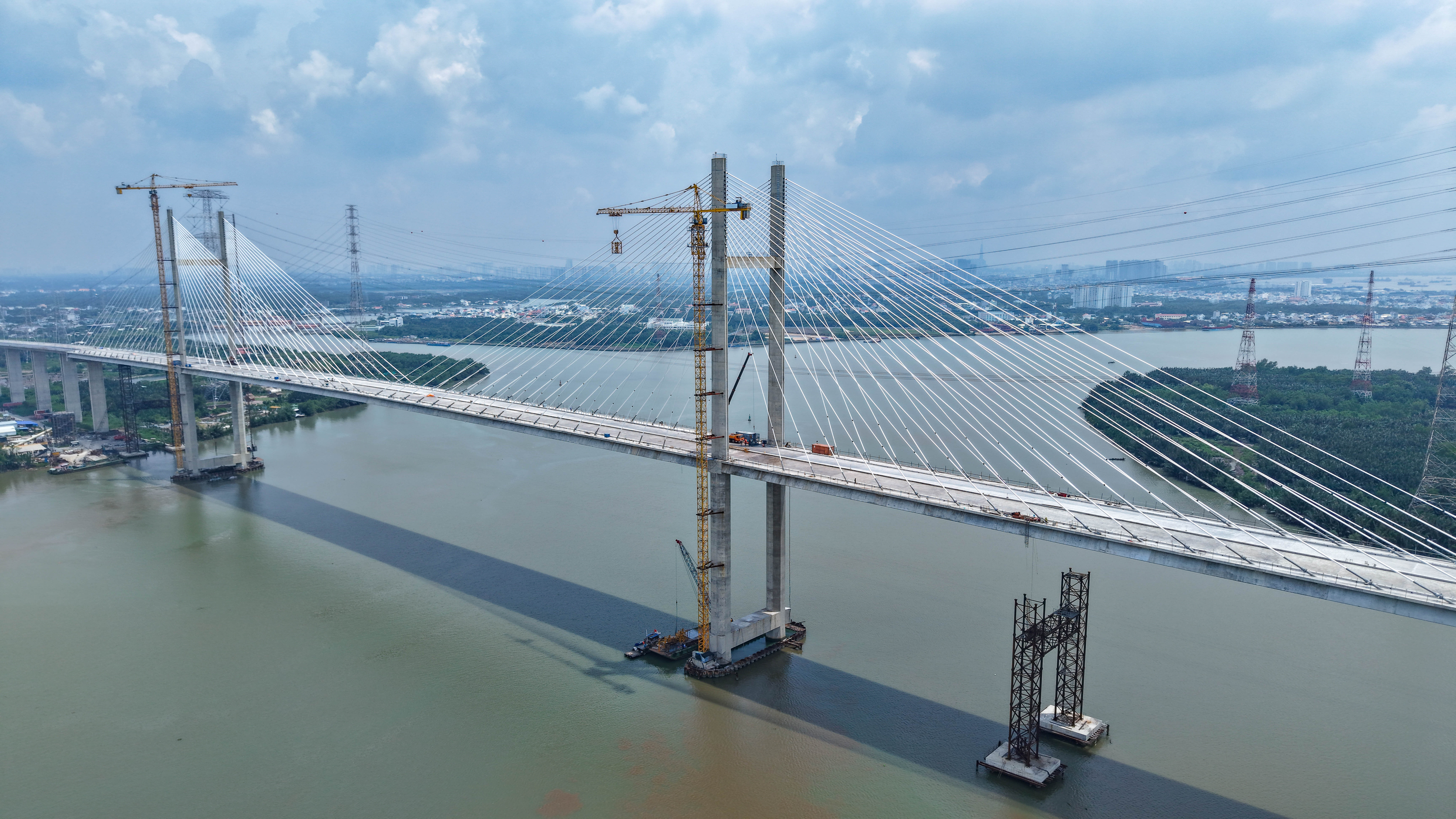 Cận cảnh cầu Bình Khánh sẵn sàng về đích cuối tháng 8-2025