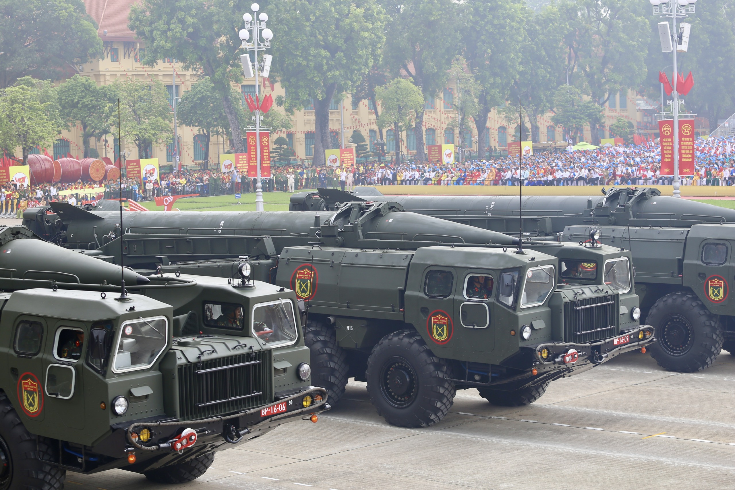 Nhiều vũ khí, khí tài hiện đại xuất hiện tại lễ diễu binh, diễu hành A80