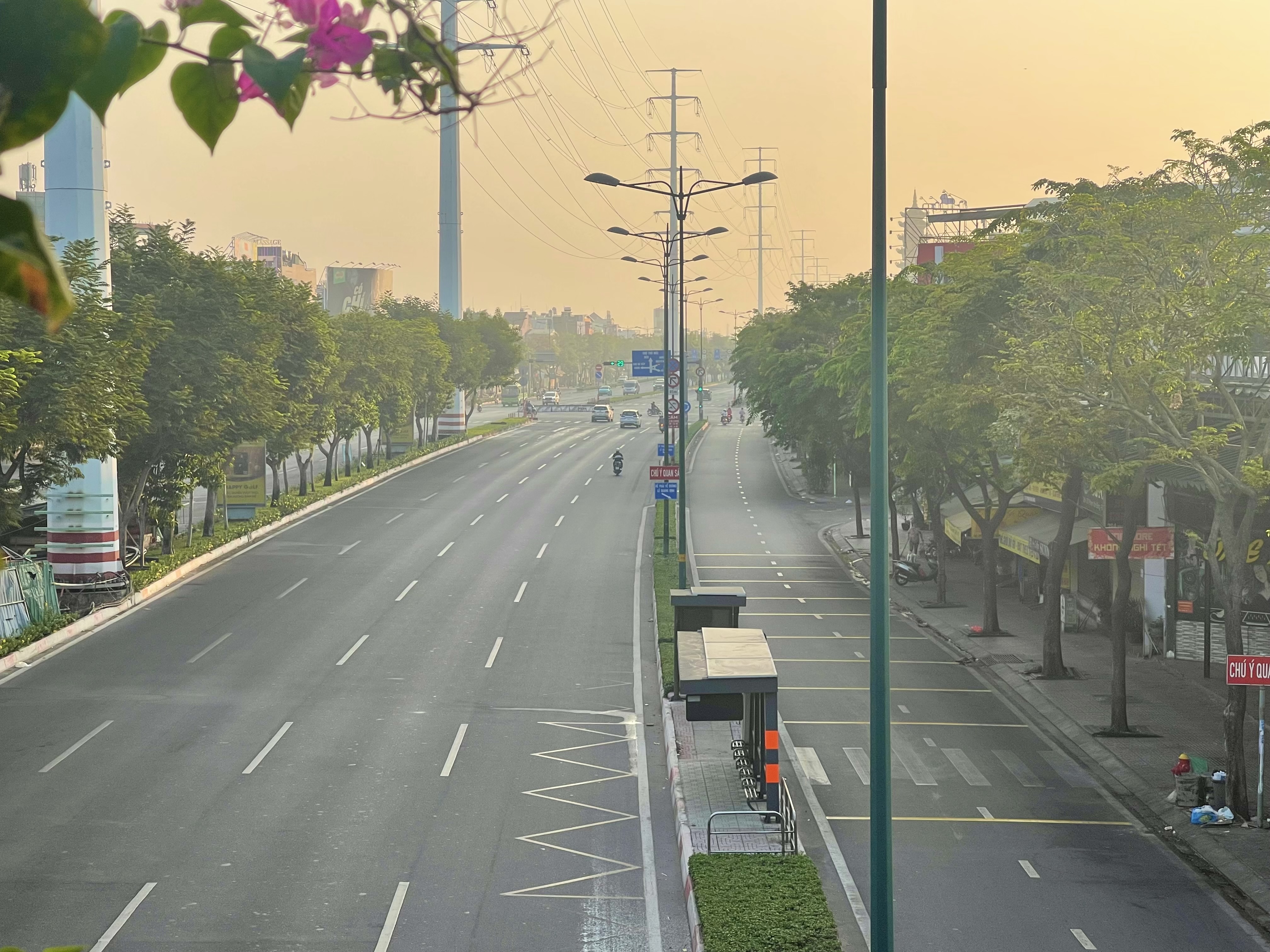 TP.HCM: Đường phố vắng vẻ, an bình sáng mùng 1 Tết