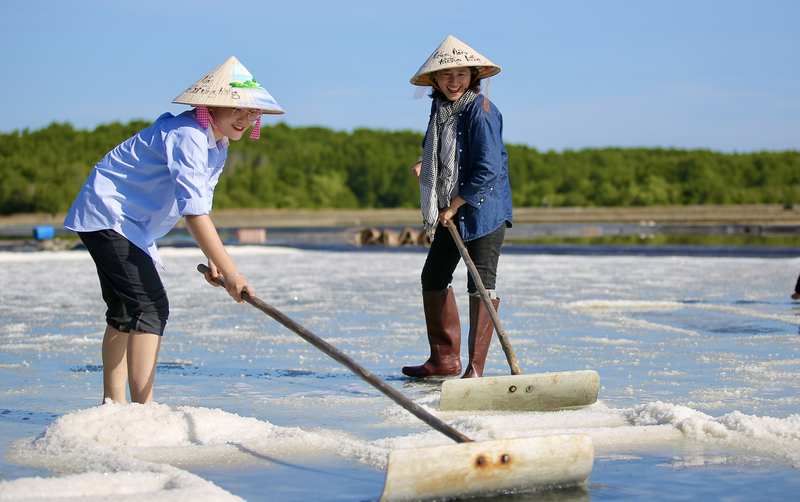 Phó Chủ tịch UBND TP.HCM: Làm du lịch phải giữ chân du khách ở lâu trong nước