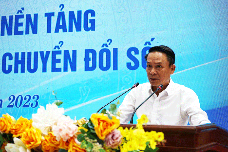 Nhà báo Nguyễn Đức Lợi, Phó Chủ tịch Hội Nhà báo Việt Nam phát biểu tại hội nghị. Ảnh: PV hoinhbao1-8897-751.gif