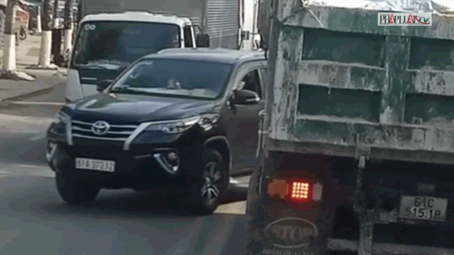 Bình Dương: Lái ô tô đi ngược chiều còn đe dọa đánh người