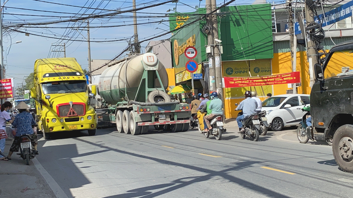 Có nên bỏ giờ cấm xe tải trên đường Nguyễn Duy Trinh?