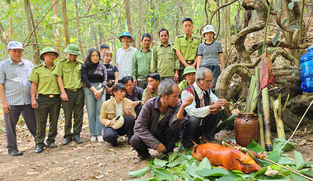 Độc đáo lễ cúng Thần rừng của người Jrai ở Tây Nguyên