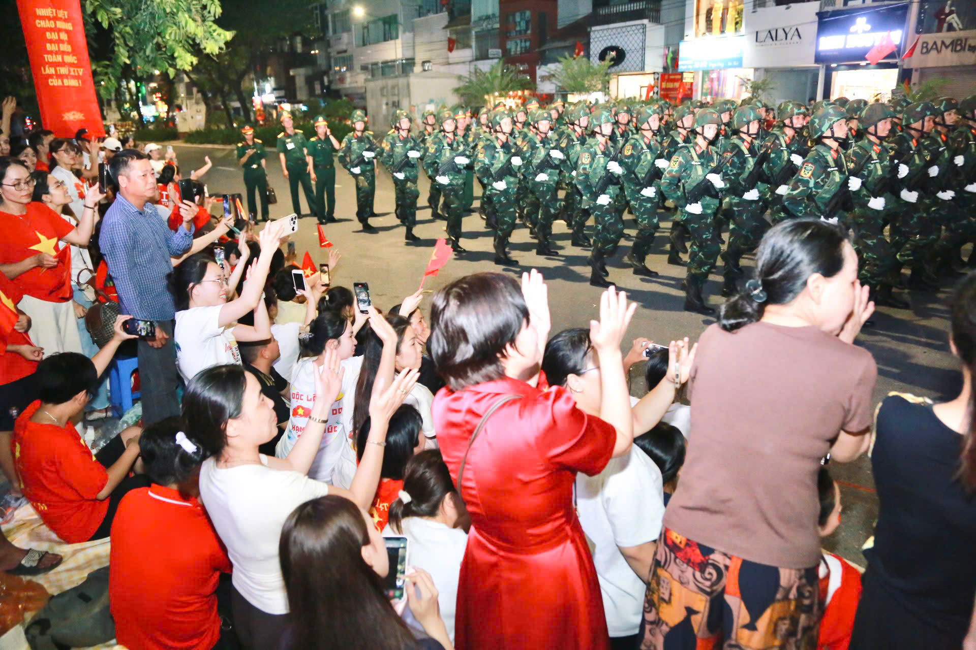 Toàn cảnh tổng hợp luyện diễu binh, diễu hành lần 2 tại Quảng trường Ba Đình