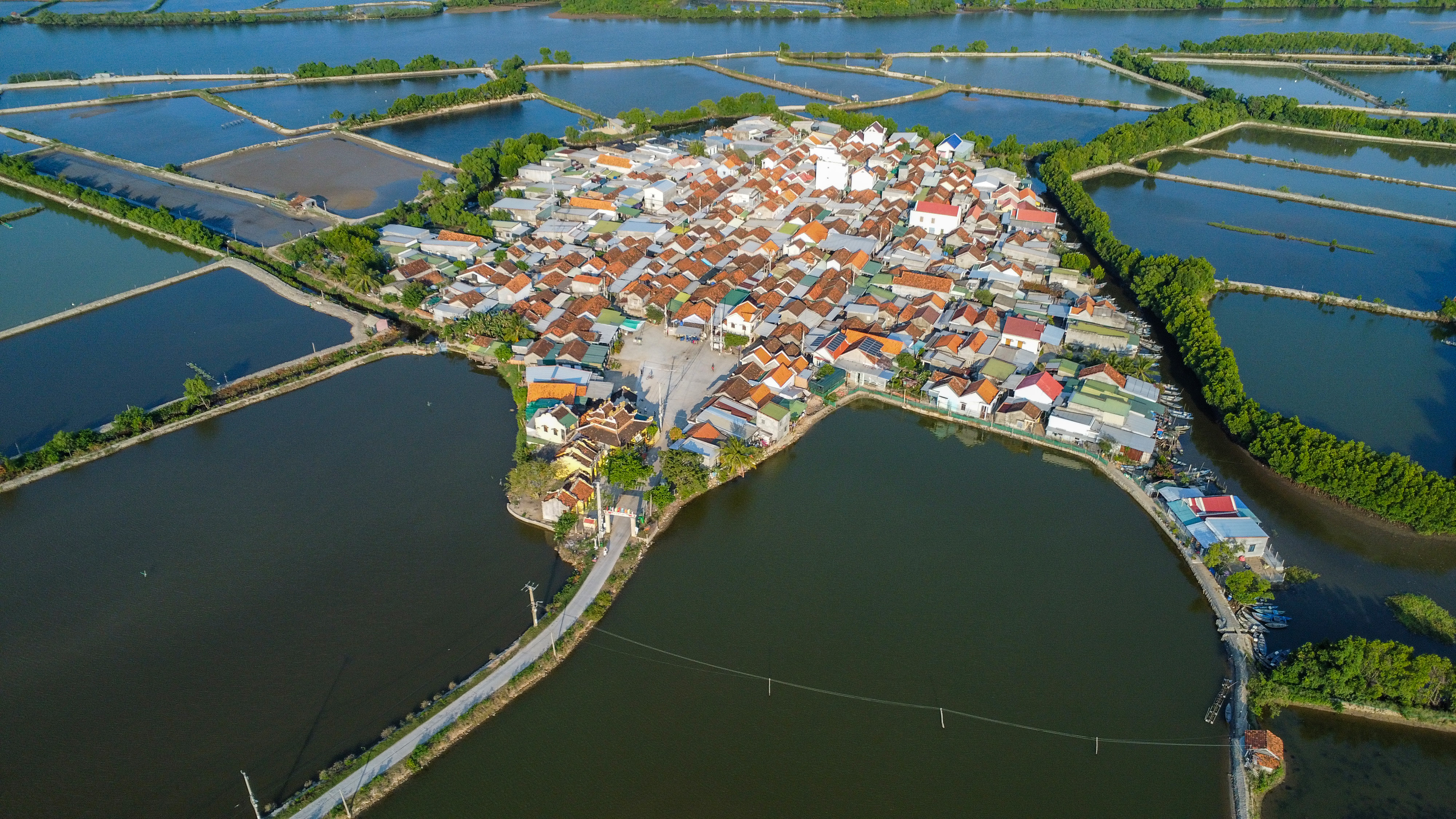 Ngôi làng 370 năm giữa đầm Nha Phu, Khánh Hòa