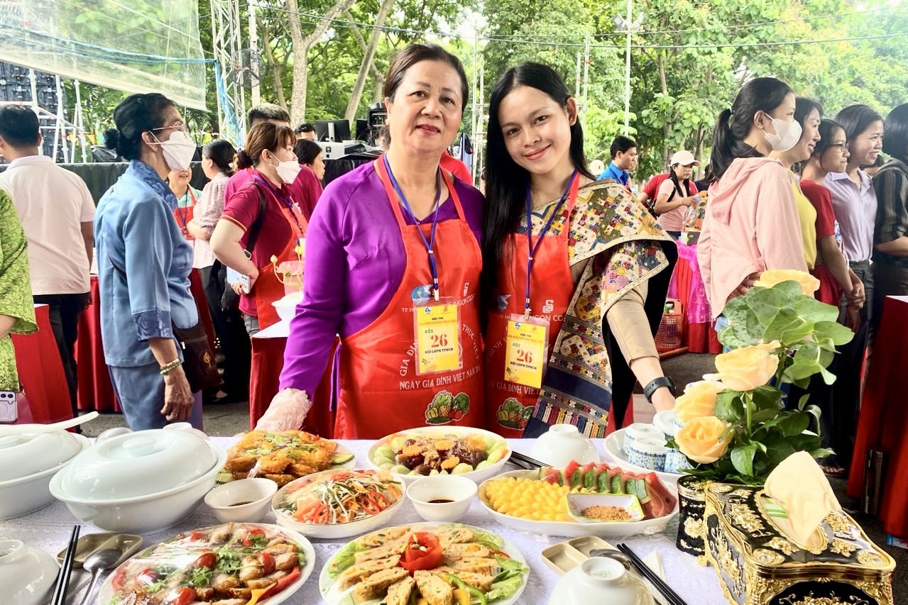 Những người mẹ thứ hai của sinh viên Lào, Campuchia ở TP.HCM