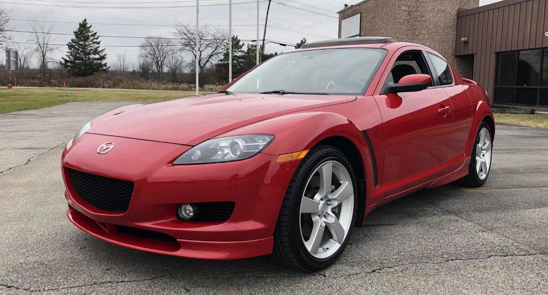 Mazda RX-8 - 9.900 USD (tương đương 236 triệu đồng). Ảnh: Hotcars.