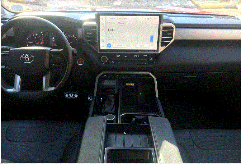 Màn hình cảm ứng thông tin giải trí 14 inch của Toyota – Toyota Tundra 2022. Ảnh: Motorbiscuit.