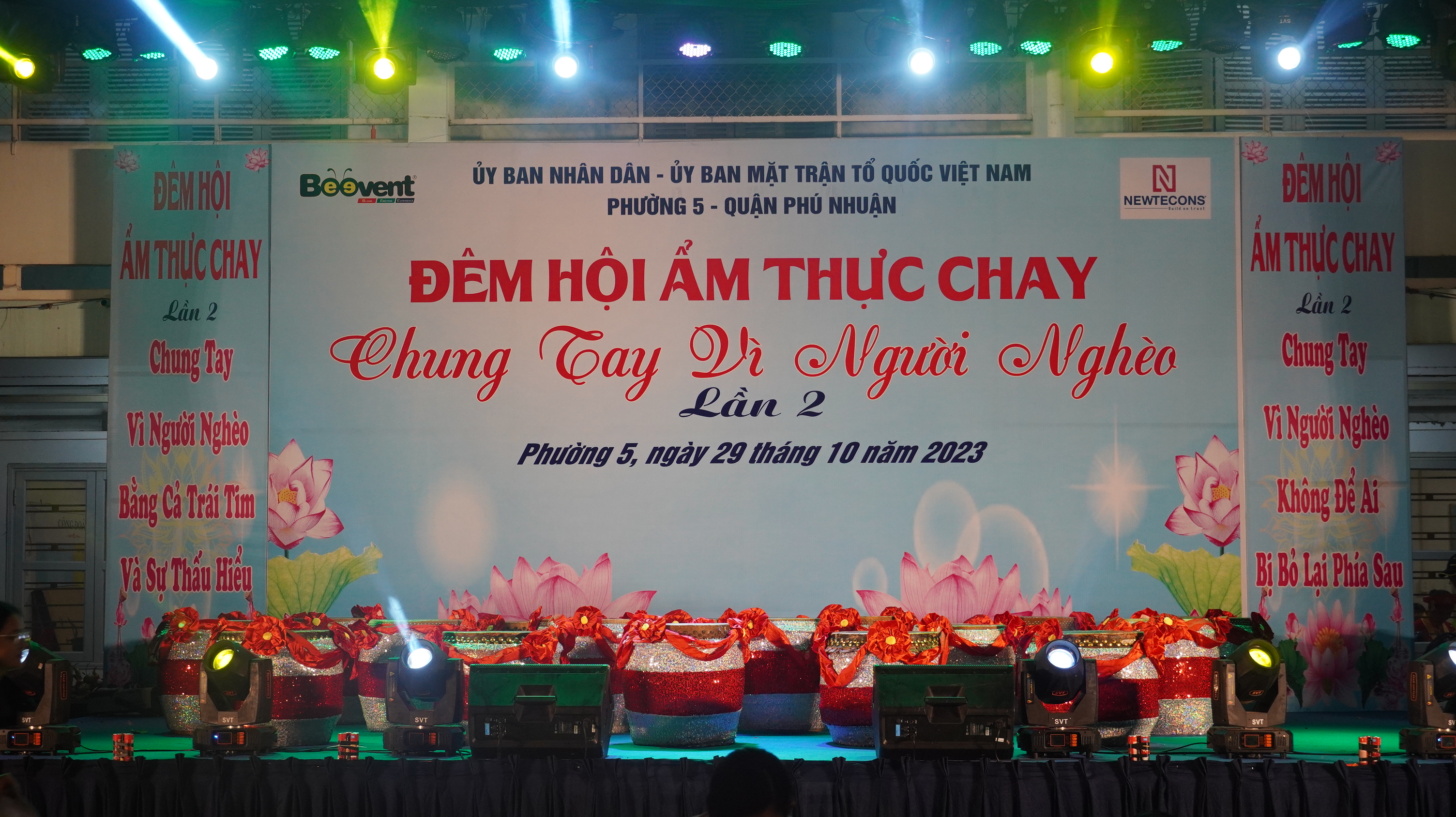 Tổ chức buffet chay gây quỹ hơn 200 triệu hỗ trợ các hộ nghèo