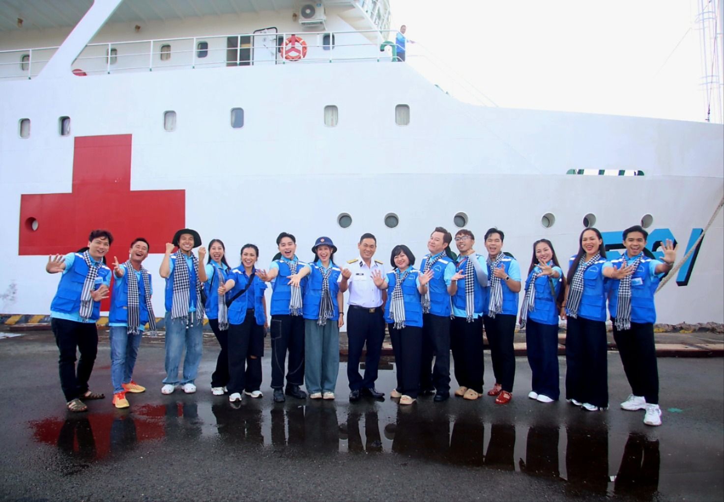 Đoàn đại biểu TP.HCM khởi hành thăm vùng biển đảo Tây Nam của Tổ quốc