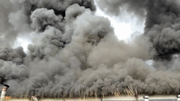 1 công ty ở Bình Dương đang bị lửa bao trùm 