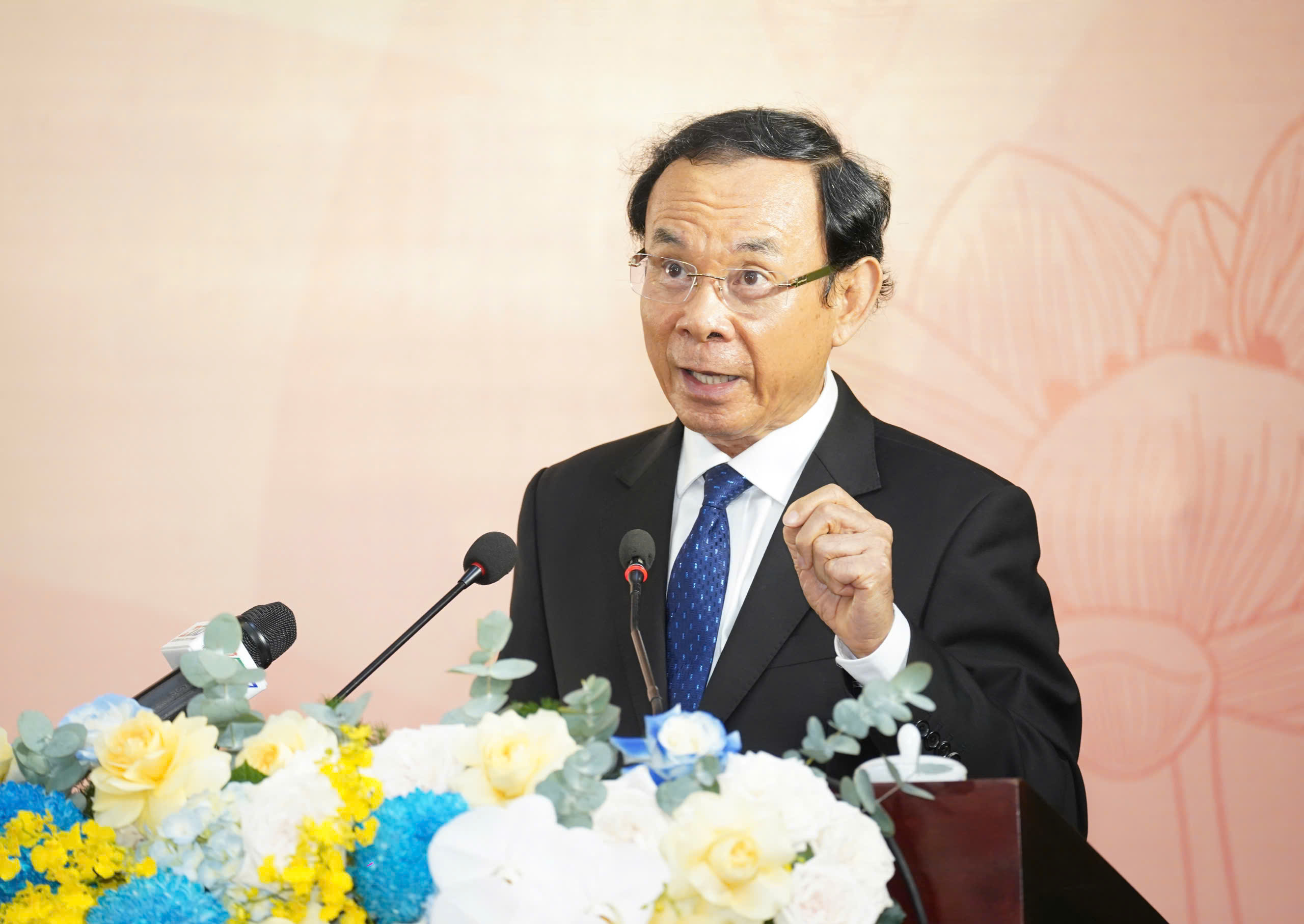 Bí thư Nguyễn Văn Nên: Có những chiếc áo không thể mặc chung cho TP.HCM