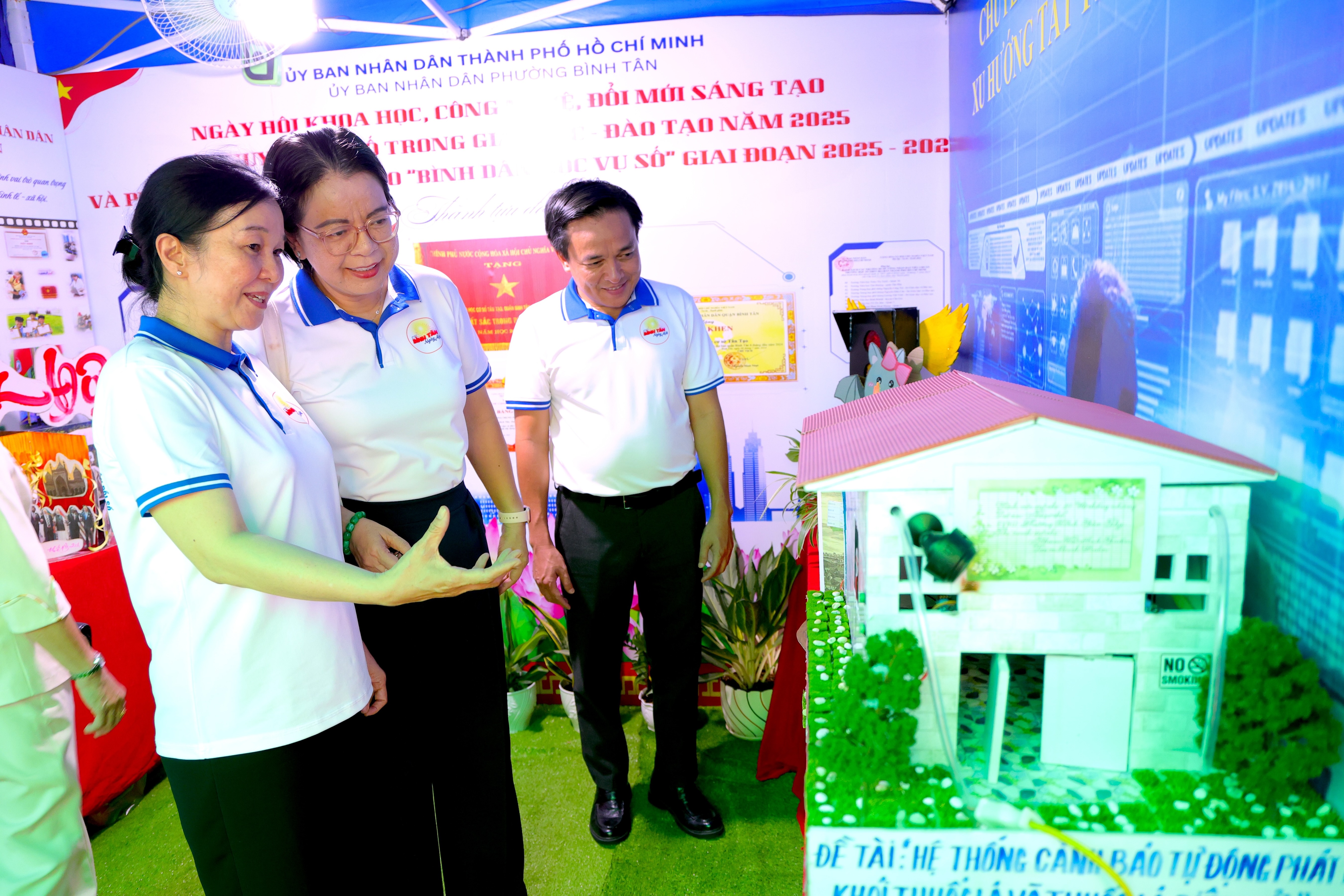 1 phường ở TP.HCM 'tuyên chiến' với 'giặc dốt số'